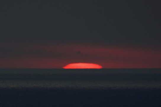 12 November 2022 - 07:23:52

---------------------------
Sunrise over the sea from Dartmouth